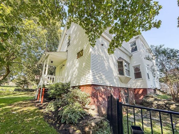 11 Holden Street, Worcester MA 01605