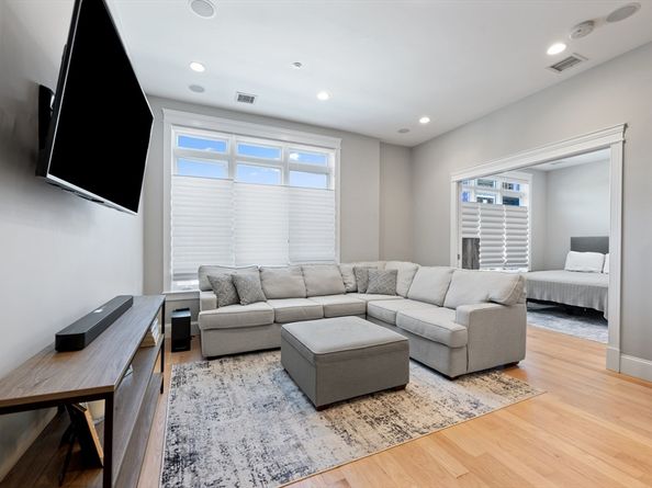 115 B St 2, Boston MA 02127
