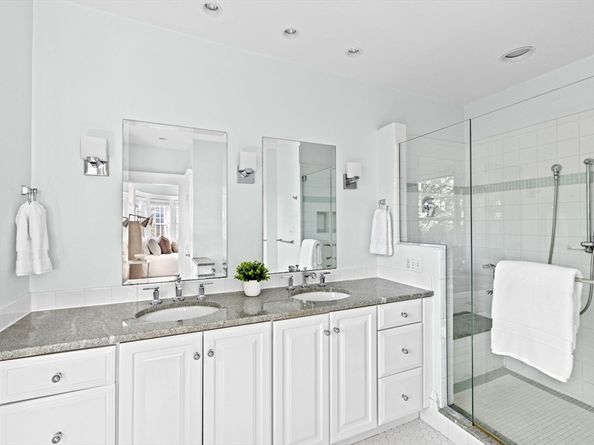 35 Bradford Rd, Newton MA 02461