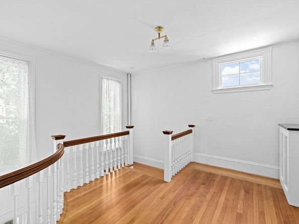 35 Bradford Rd, Newton MA 02461