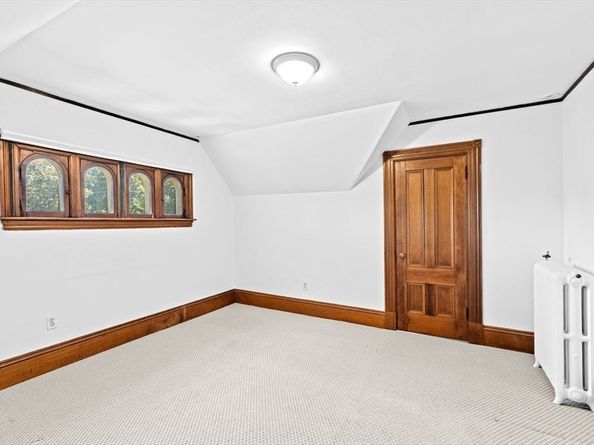 35 Bradford Rd, Newton MA 02461