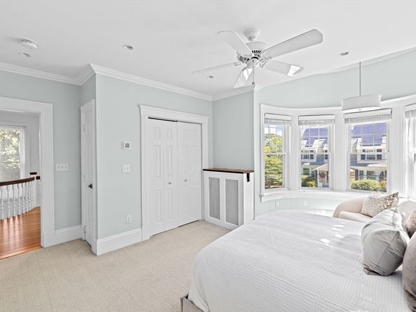 35 Bradford Rd, Newton MA 02461