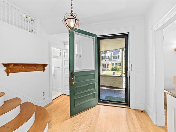 35 Bradford Rd, Newton MA 02461