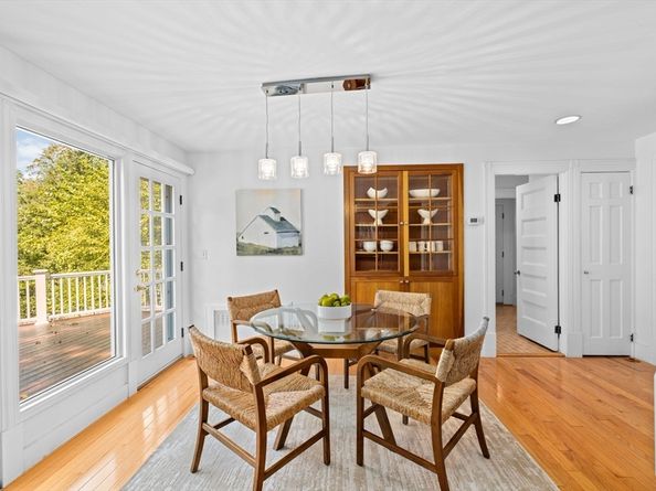 35 Bradford Rd, Newton MA 02461
