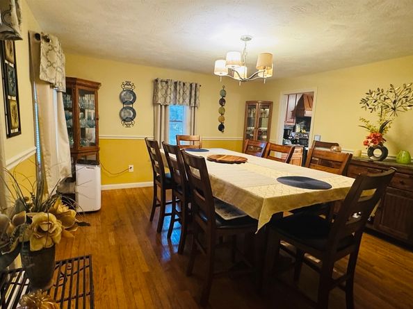 24 Bells Brook Rd, Lakeville MA 02347