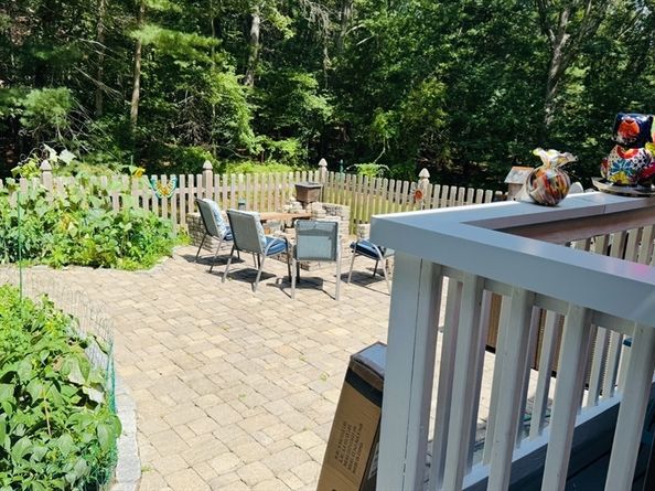 24 Bells Brook Rd, Lakeville MA 02347