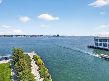300 Pier 4 Boulevard