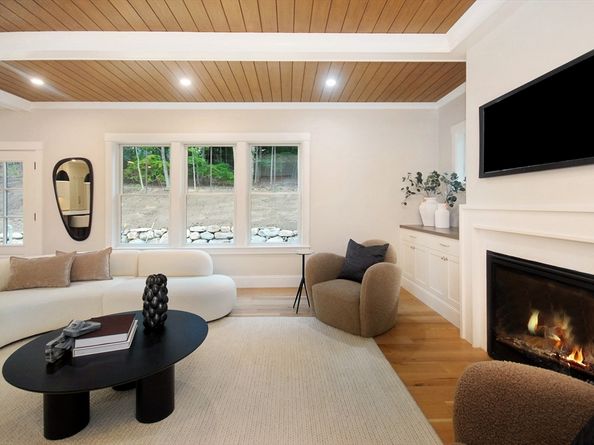 1053 Main St 5, Concord MA 01742