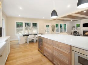 1053 Main St 5, Concord MA 01742