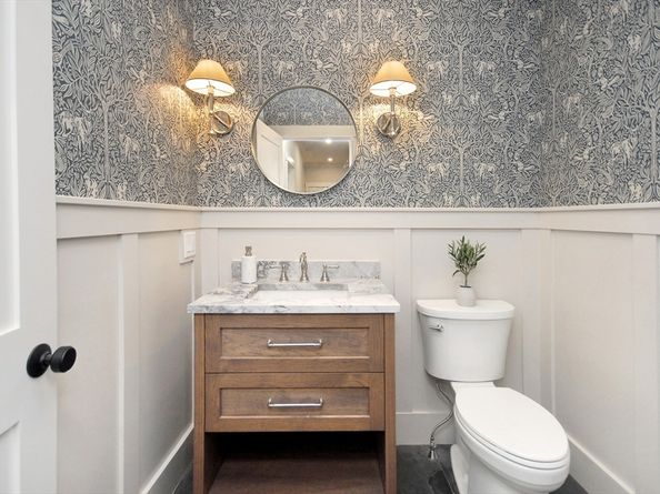1053 Main St 5, Concord MA 01742