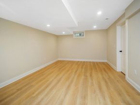 1053 Main St 5, Concord MA 01742