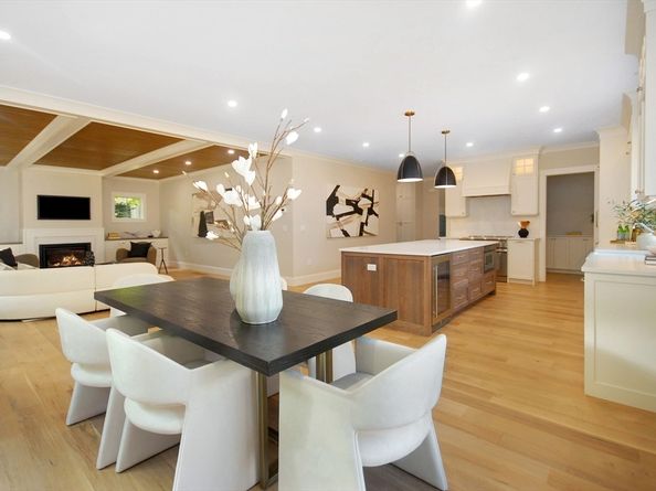 1053 Main St 5, Concord MA 01742