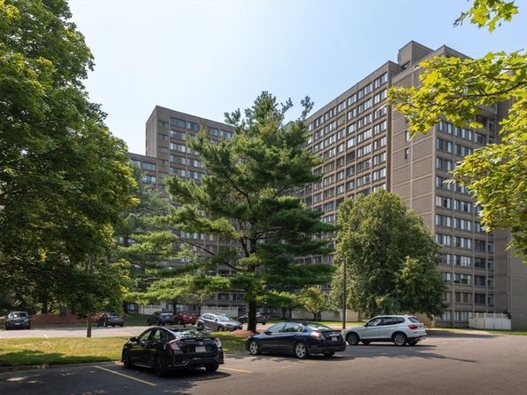 250 Hammond Pond Parkway 1610N, Newton MA 02467
