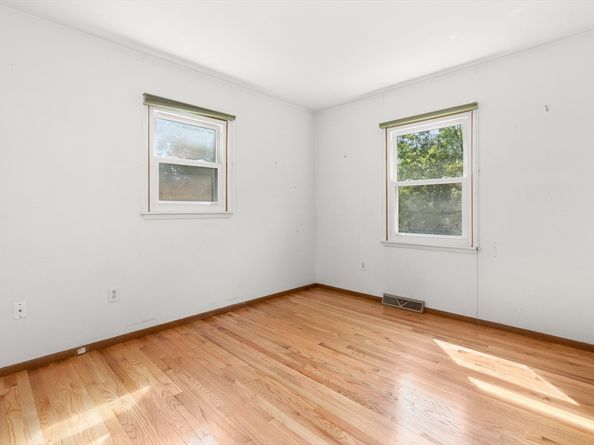 7 Peters Rd, Newburyport MA 01950