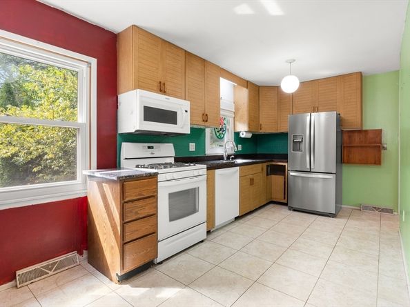 7 Peters Rd, Newburyport MA 01950