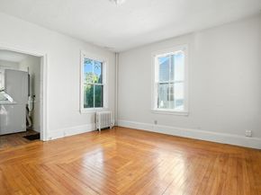 71 Purchase St, Newburyport MA 01950