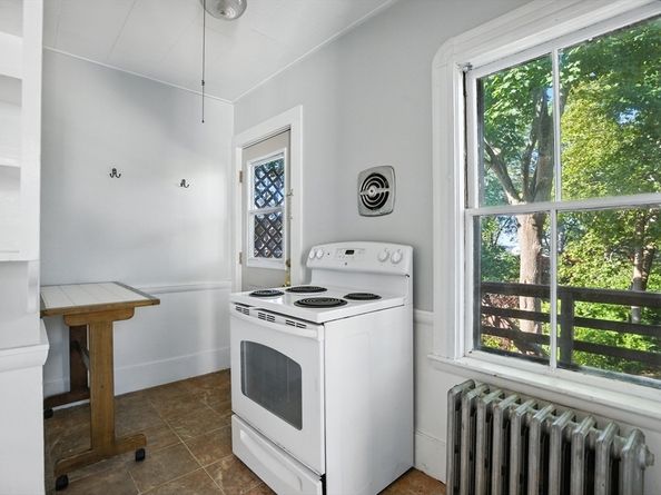 71 Purchase St, Newburyport MA 01950