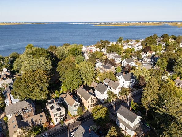 71 Purchase St, Newburyport MA 01950