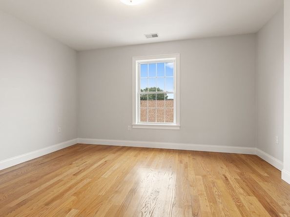 54-60 Holton St 58, Boston MA 02134