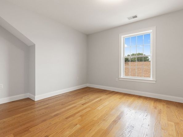 54-60 Holton St 58, Boston MA 02134