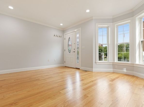 54-60 Holton St 58, Boston MA 02134