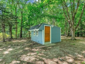 87 School St, Hanover MA 02339