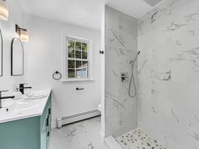 87 School St, Hanover MA 02339