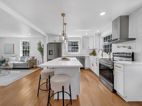87 School St, Hanover MA 02339