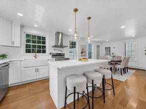 87 School St, Hanover MA 02339