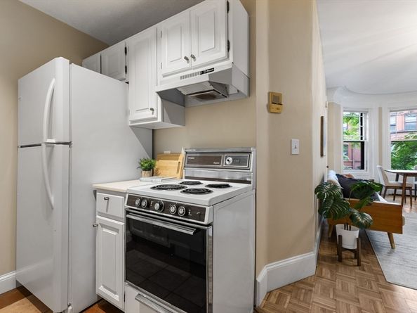 437 Marlborough Street 21, Boston MA 02115