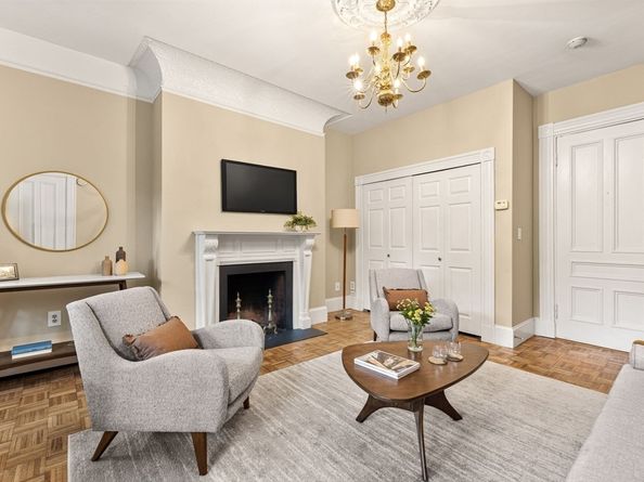 437 Marlborough Street 21, Boston MA 02115