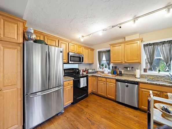 69-71 Pond St, Canton MA 02021