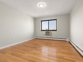 35 Glencoe Street 43, Boston MA 02134