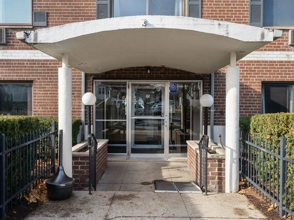 35 Glencoe Street 43, Boston MA 02134