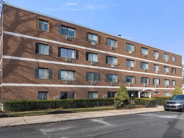 35 Glencoe Street 43, Boston MA 02134