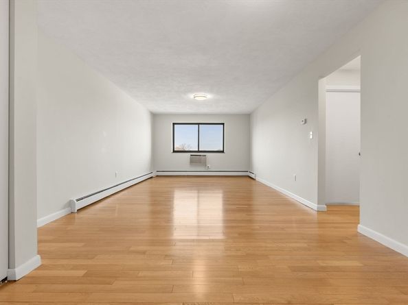 35 Glencoe Street 43, Boston MA 02134