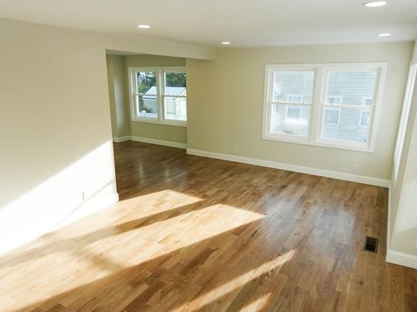 122 Copperfield Rd, Worcester MA 01602