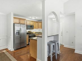 750 Brookside Dr G, Andover MA 01810