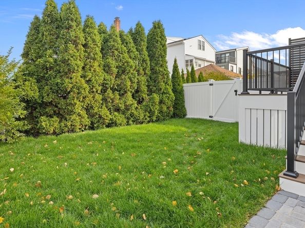 29 Dartmouth St 29, Arlington MA 02474