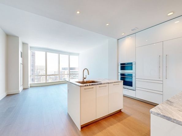 240 Devonshire Street 4211, Boston MA 02110