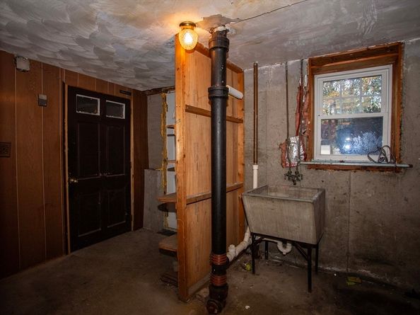 14 Sycamore Rd, Wakefield MA 01880