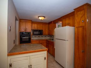 14 Sycamore Rd, Wakefield MA 01880