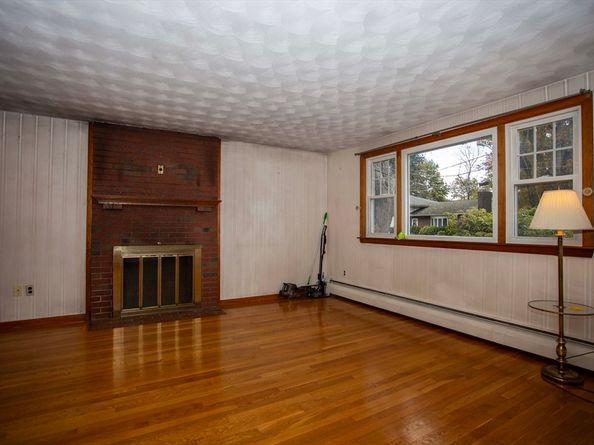 14 Sycamore Rd, Wakefield MA 01880