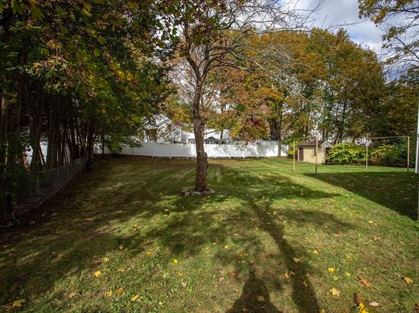 14 Sycamore Rd, Wakefield MA 01880