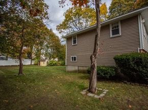 14 Sycamore Rd, Wakefield MA 01880
