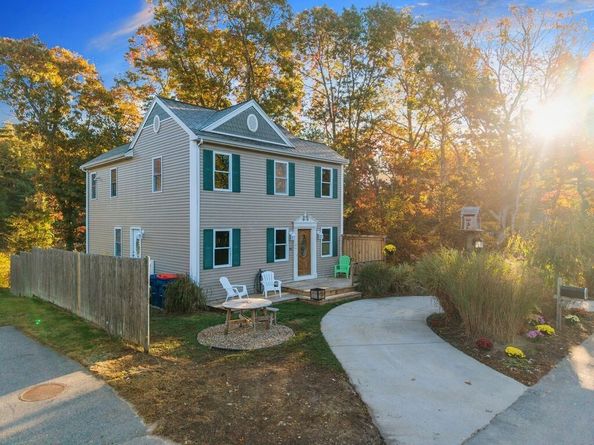 13 Parkwood Dr, Wareham MA 02571