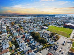 13 Parkwood Dr, Wareham MA 02571