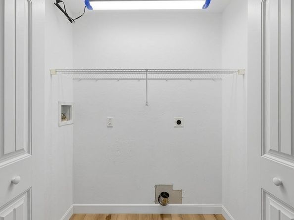 13 Parkwood Dr, Wareham MA 02571