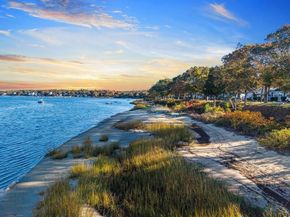 13 Parkwood Dr, Wareham MA 02571