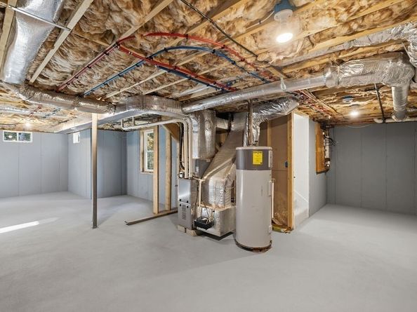 13 Parkwood Dr, Wareham MA 02571